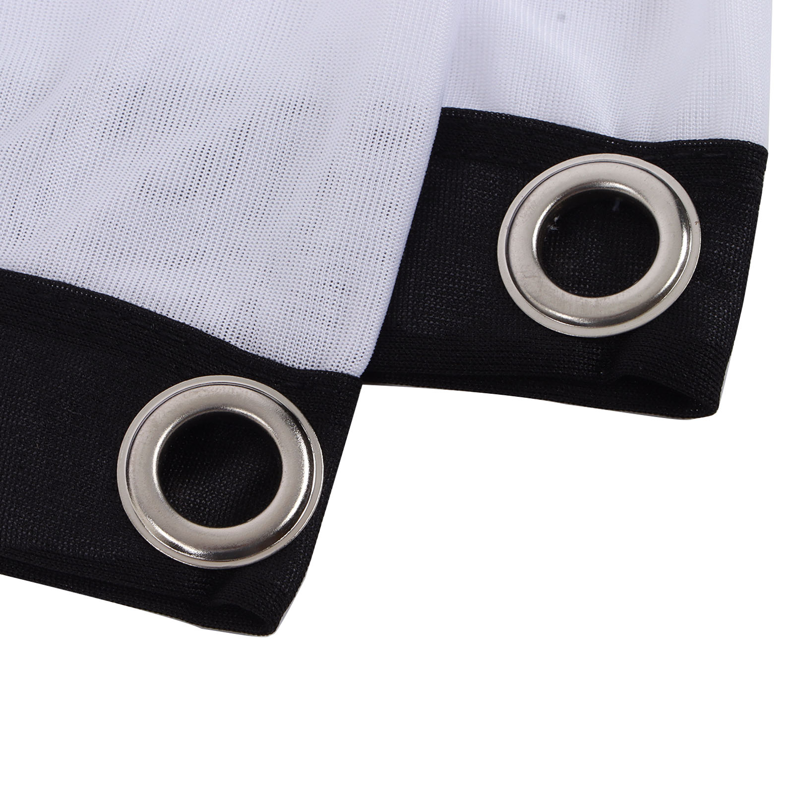 Nahaufnahme eines weißen und schwarzen Bildschirms mit zwei Metallösen. Weißer Stoff und schwarze Zierleiste.