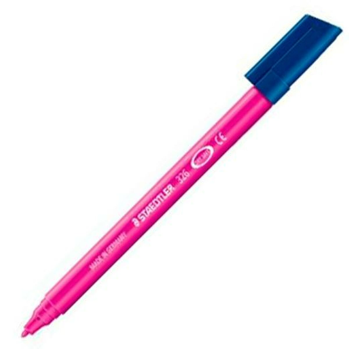 Ein rosa Staedtler-Stift mit blauem Deckel, diagonal auf weißem Hintergrund liegend.
