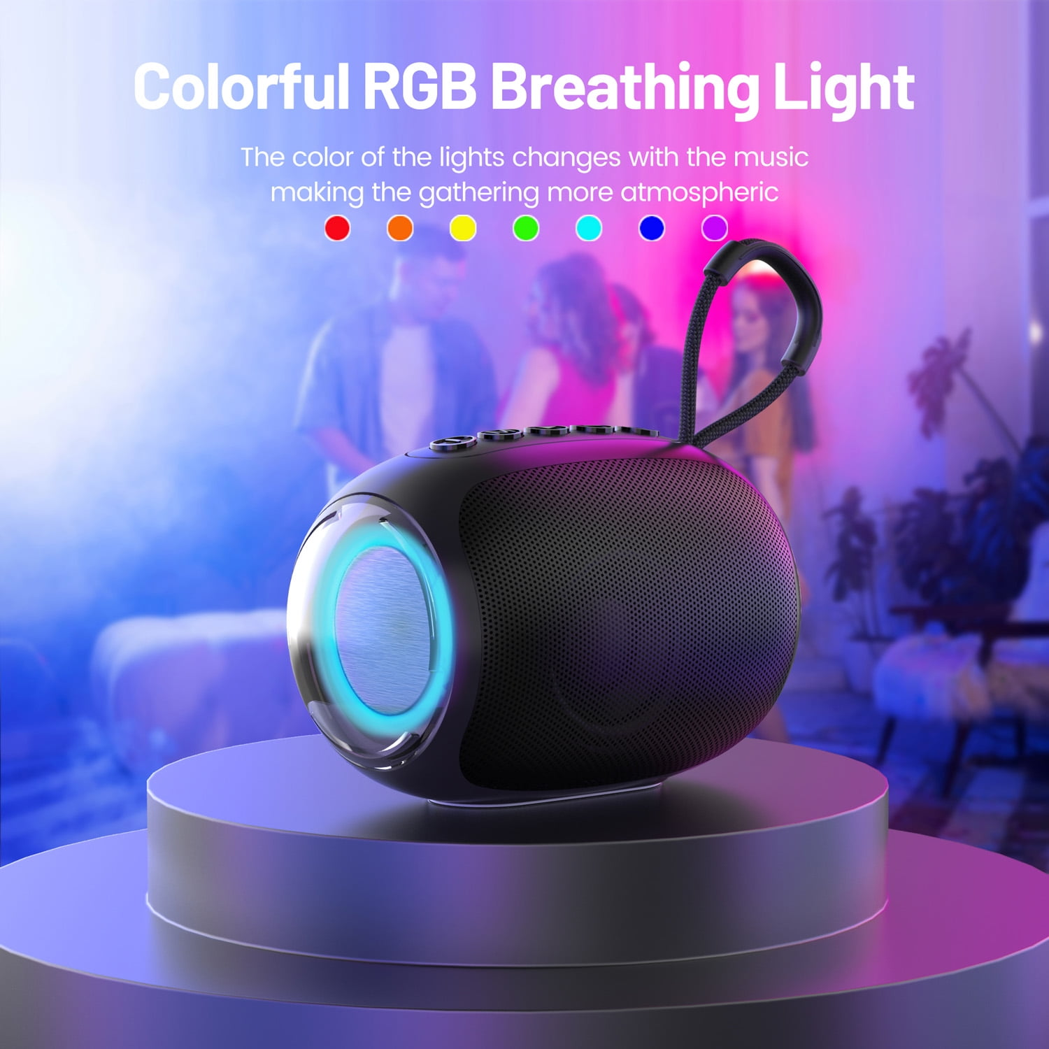 Schwarzer Lautsprecher mit bunten RGB-Lichtern. Zwei Personen im Hintergrund. Text: Buntes RGB-Atmungslicht.