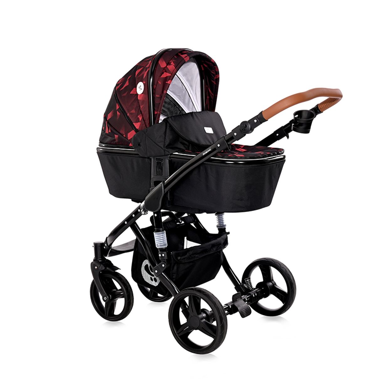 Ein Kinderwagen mit rotem und schwarzem gemusterten Verdeck und schwarzem Rahmen.