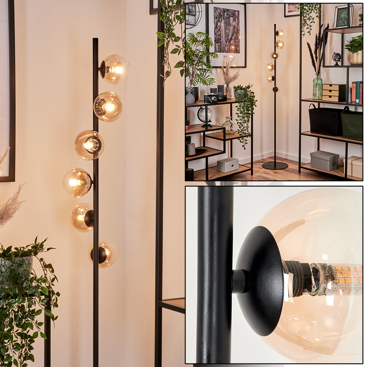 Wohnzimmer mit hoher schwarzer Lampe mit sechs bernsteinfarbenen Glaskugeln, Dekoration, Regalen und Pflanzen.