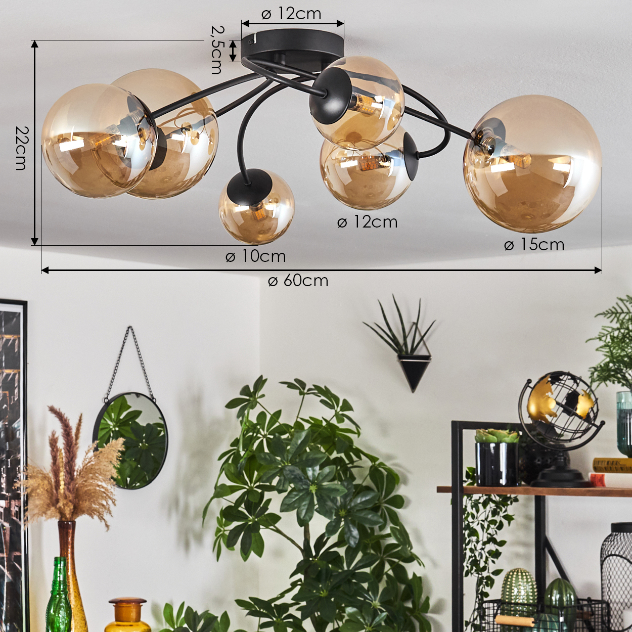 Schwarze Deckenlampe mit sechs bernsteinfarbenen Glühbirnen, mit Maßen und Umgebung.