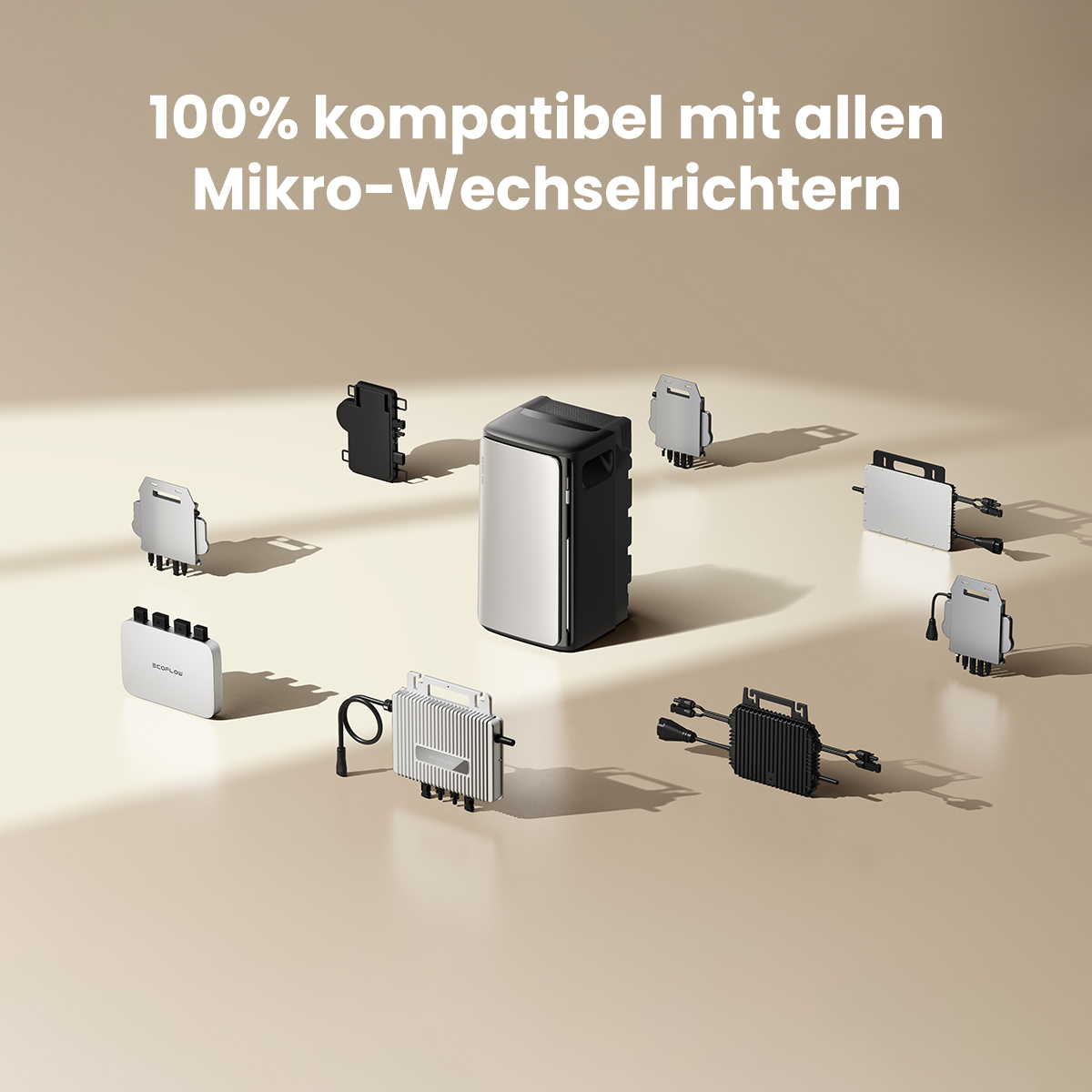 Mehrere schwarze und silberne Wechselrichter sind um einen silbernen Wechselrichter in der Mitte aufgestellt, auf hellbraunem Untergrund.