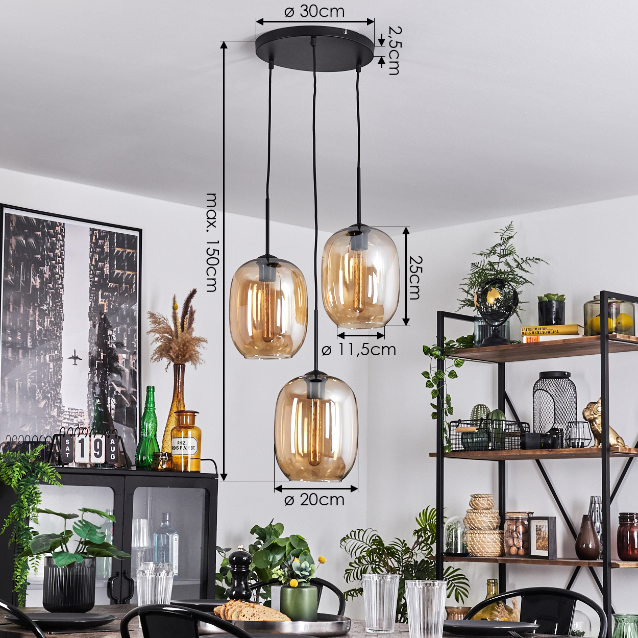 Drei Pendelleuchten; Details der Abmessungen: max. 150cm Länge, ø30cm Deckenplatte, 25cm Schirm, 11,5cm breit, 20cm Durchmesser.