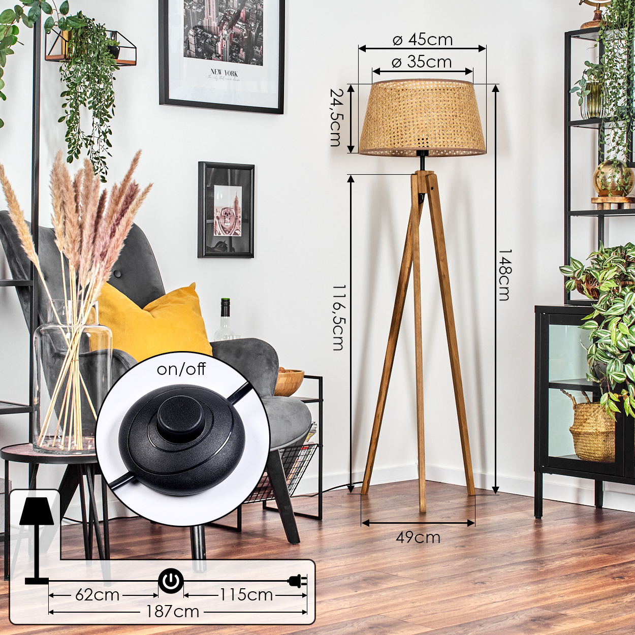 Eine hohe Holzlampe mit gewebtem Lampenschirm, mit Maßen, auf weißem Hintergrund.