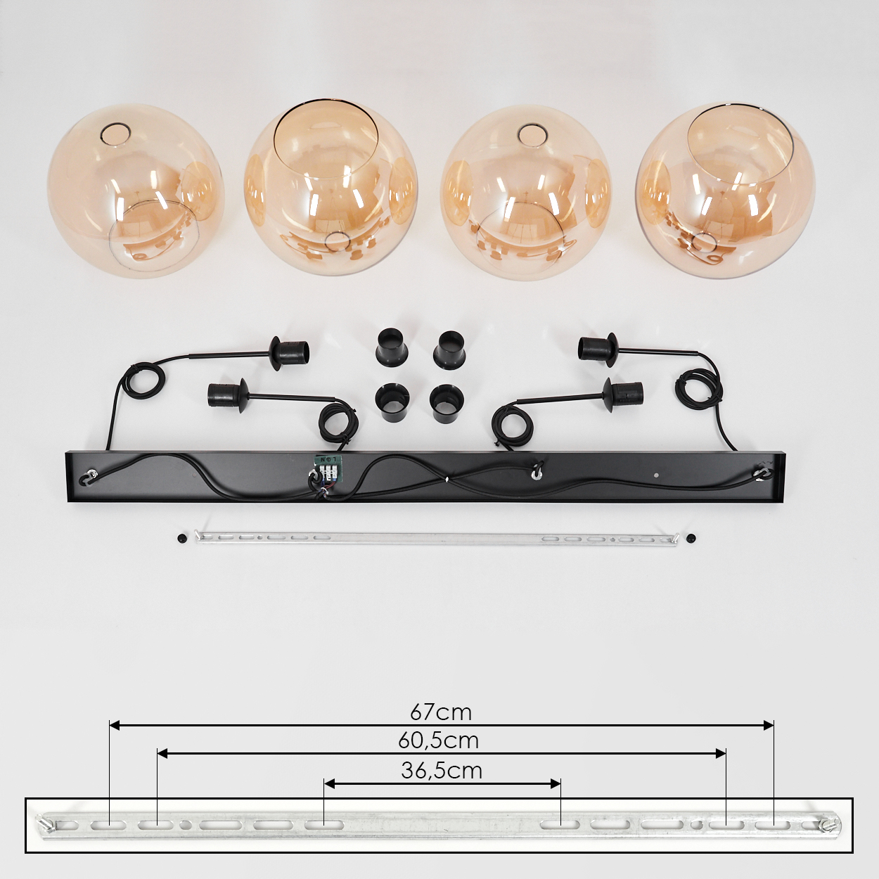 Diagramm der Komponenten von Hängelampen. Die Lampen sind aus Klarglas und haben bernsteinfarbene Glühbirnen.