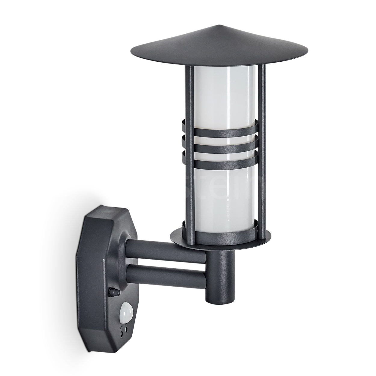 Eine schwarze Wandleuchte mit einem weißen Lichtzylinder und Bewegungssensor. Weißer Hintergrund.