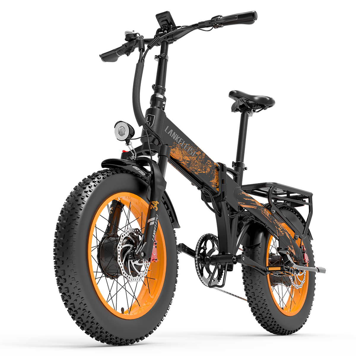 Schwarz-oranges E-Bike mit fetten Reifen auf weißem Hintergrund, Frontansicht.