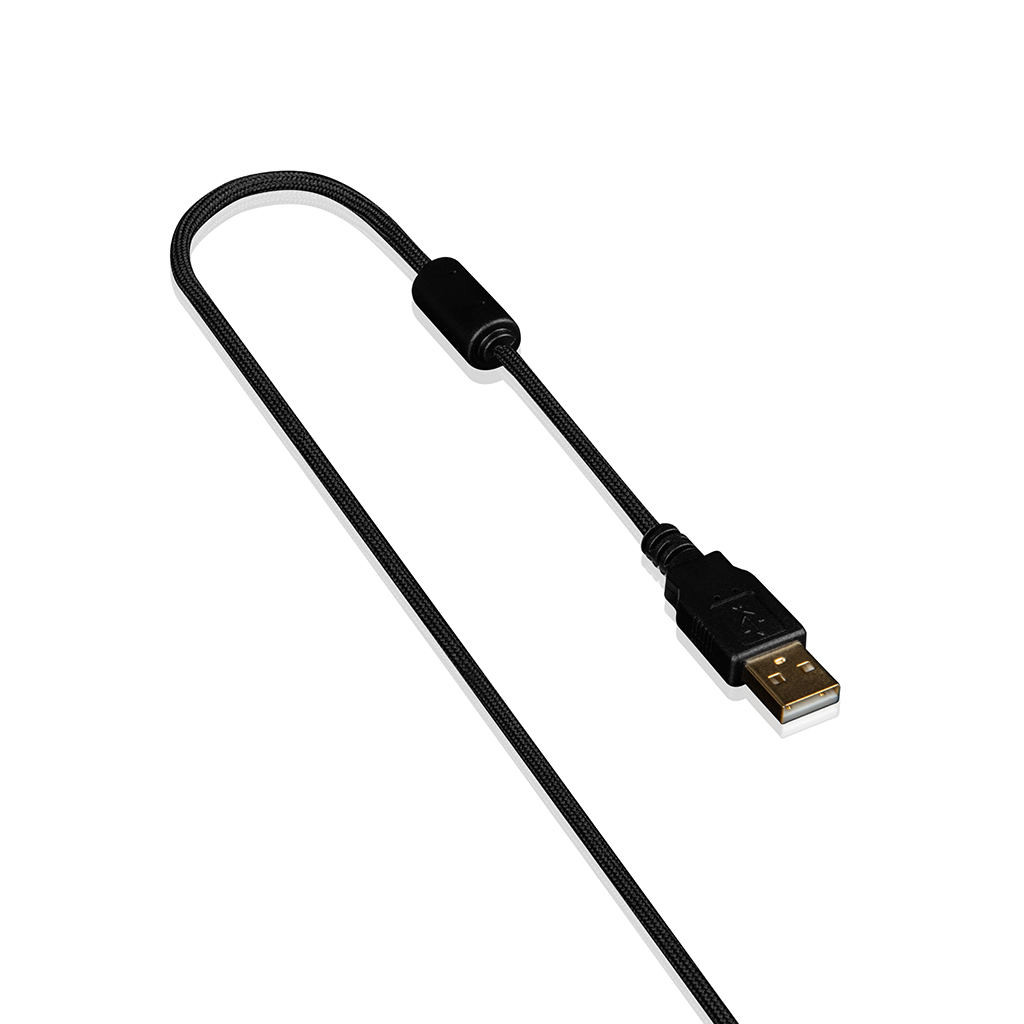 Czarny pleciony kabel USB ze złączem na białym tle, widok z ukosa.