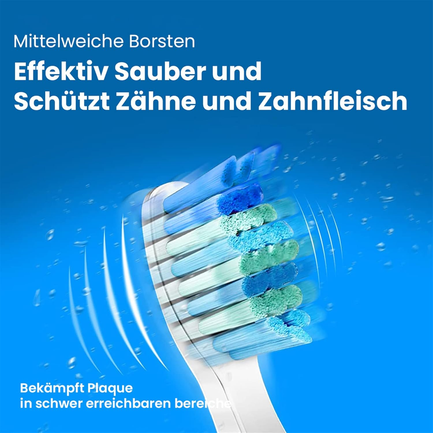 Nahaufnahme eines Zahnbürstenkopfes mit blauen und grünen Borsten. Wassertropfen sind sichtbar.