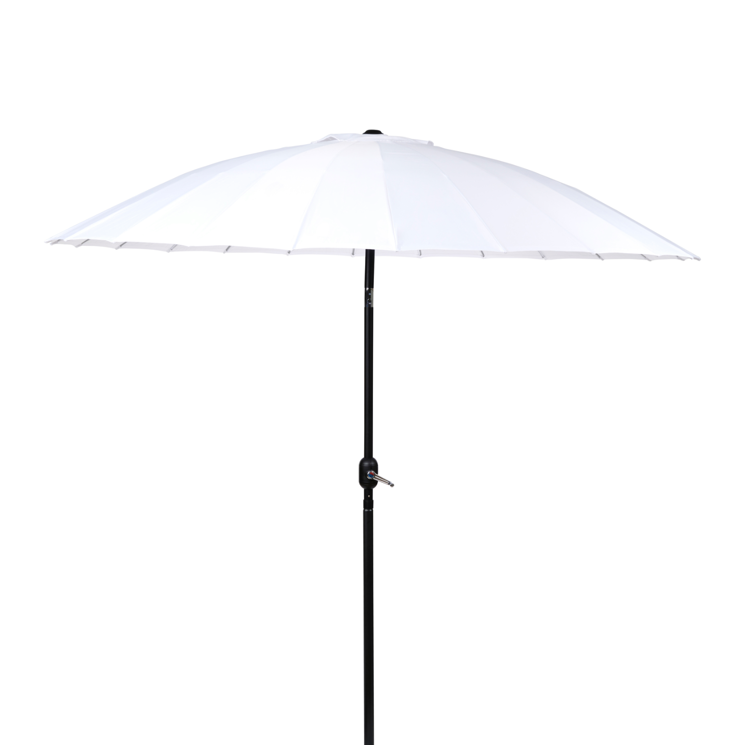 Een witte open paraplu op een zwarte paal, geïsoleerd op een witte achtergrond. De paraplu is open.
