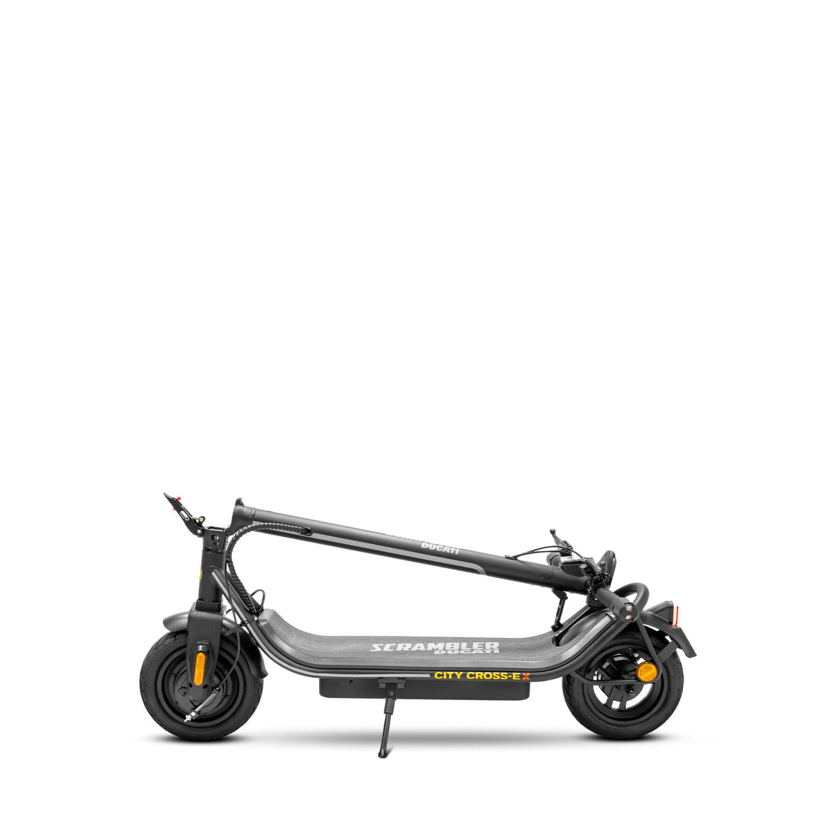 Czarny skuter elektryczny Ducati, złożony, na białym tle. Ma żółte akcenty i napis "City Cross-E".