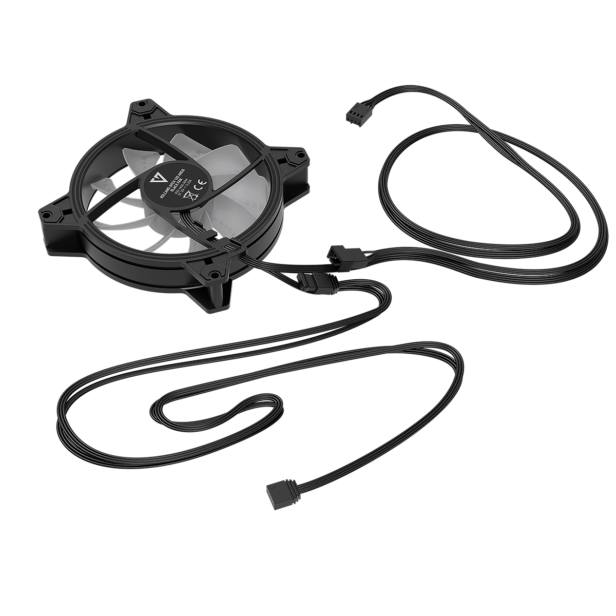 Wentylator komputerowy z czarną ramą i łopatkami oraz czarnymi kablami. Na białym tle.