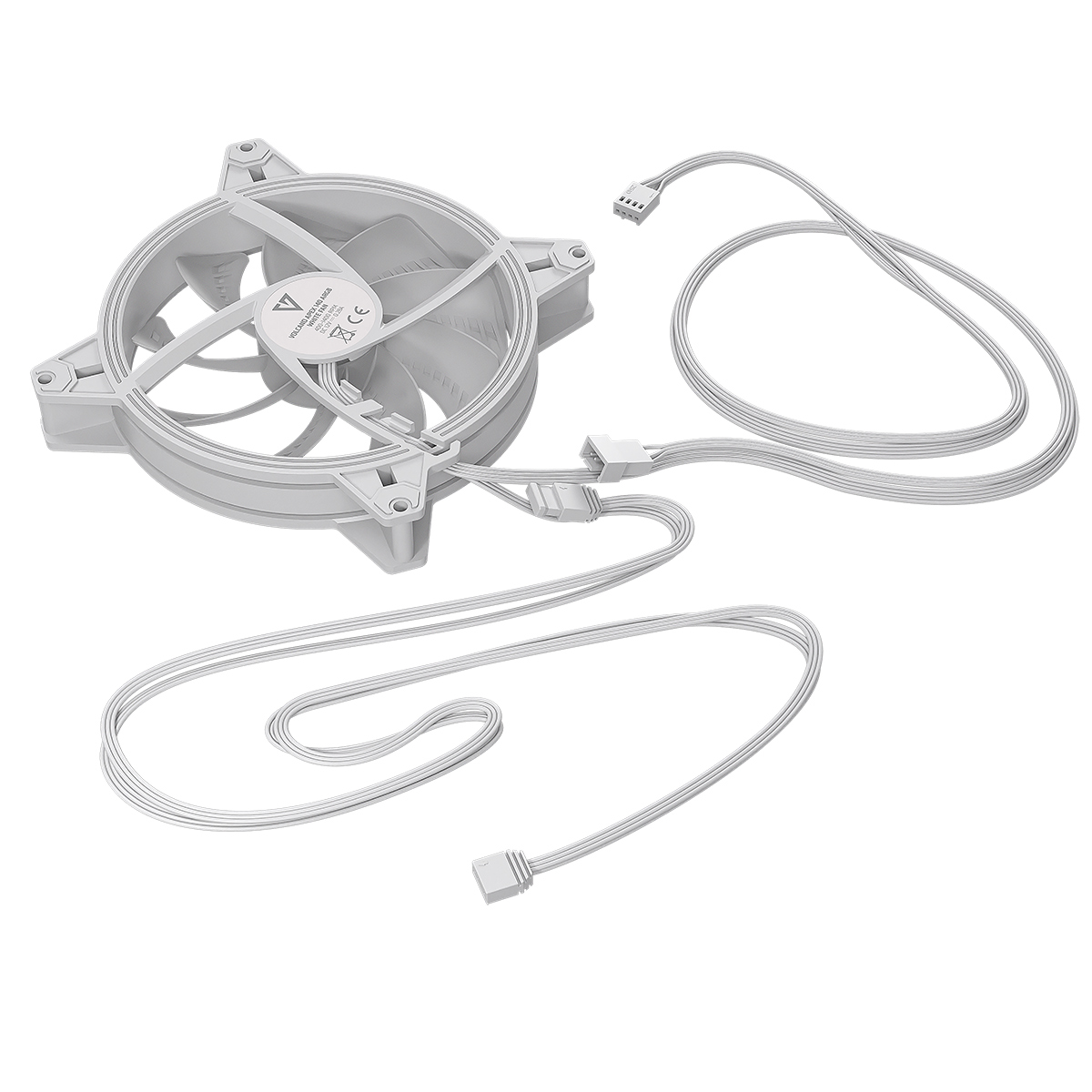 Biały wentylator komputerowy z kablami na białym tle.