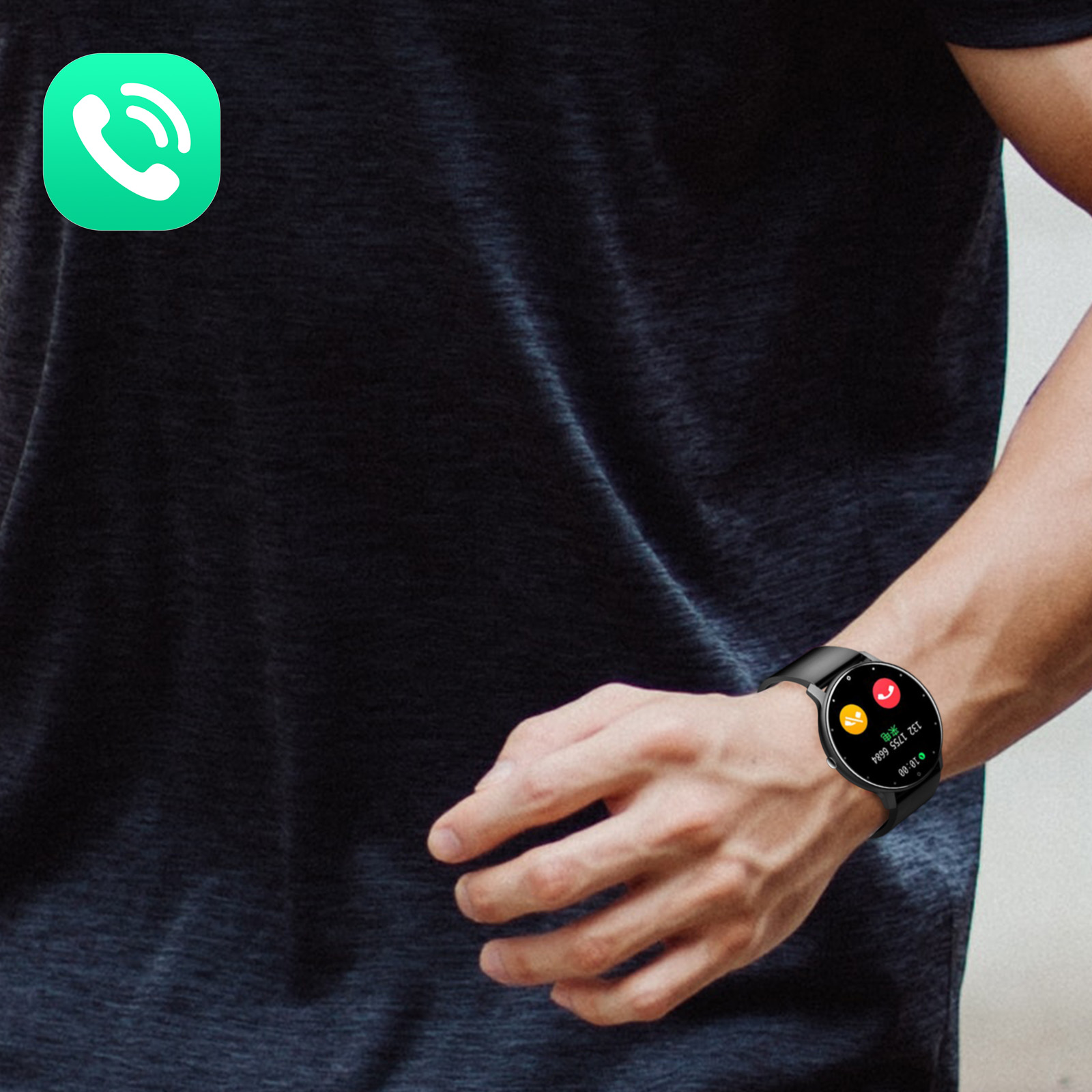 Persona con smartwatch nero. Icona chiamata in arrivo in alto a sinistra.