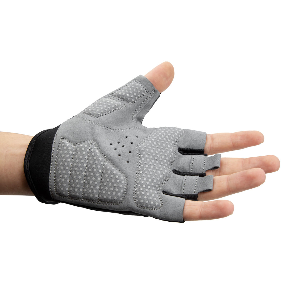 Mano con guanto senza dita grigio. Palmo grigio con punti bianchi. Fascia nera al polso. Sfondo bianco.