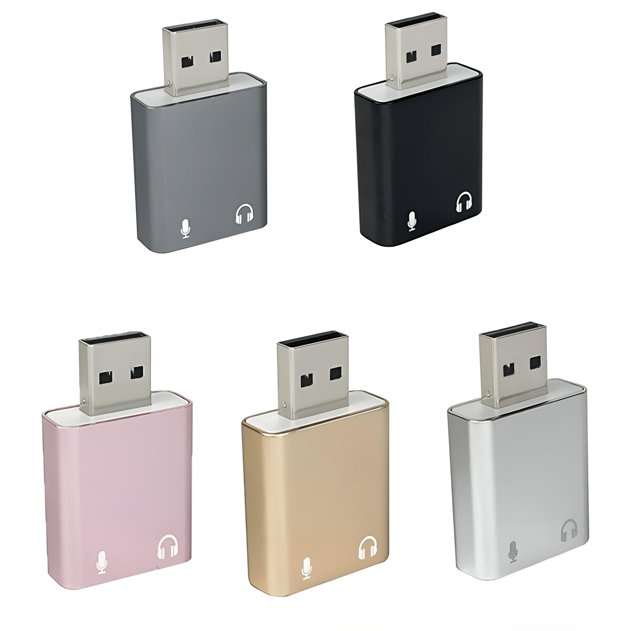 Fünf USB-Audioadapter in verschiedenen Farben. Weißer Hintergrund.