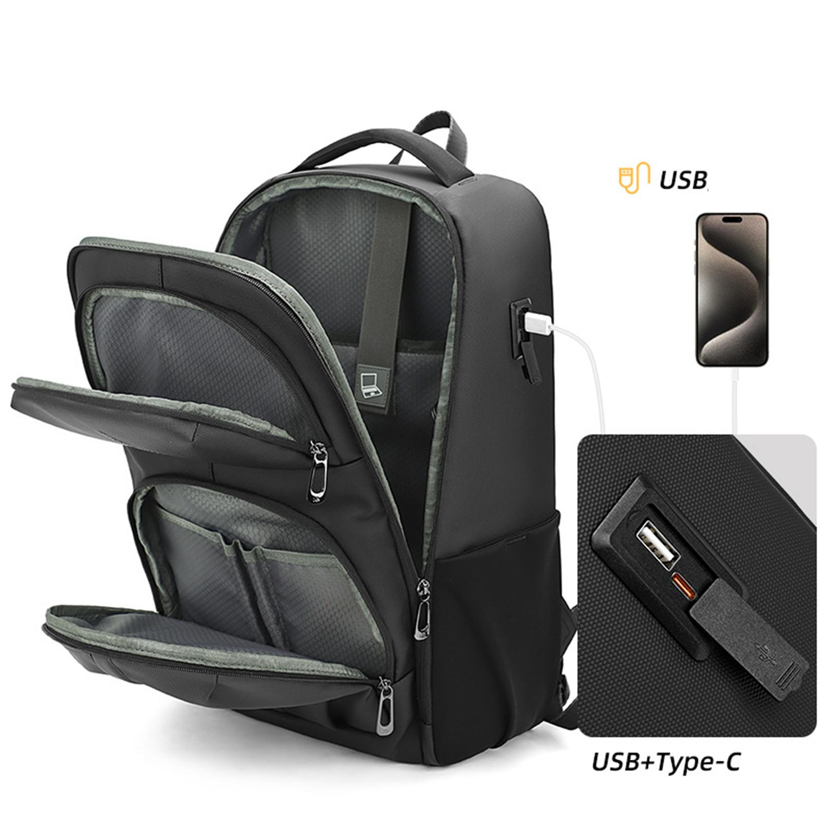Schwarzer Rucksack mit mehreren Fächern, USB-Anschluss und Telefonladung. Es hat USB+Typ-C-Anschluss.