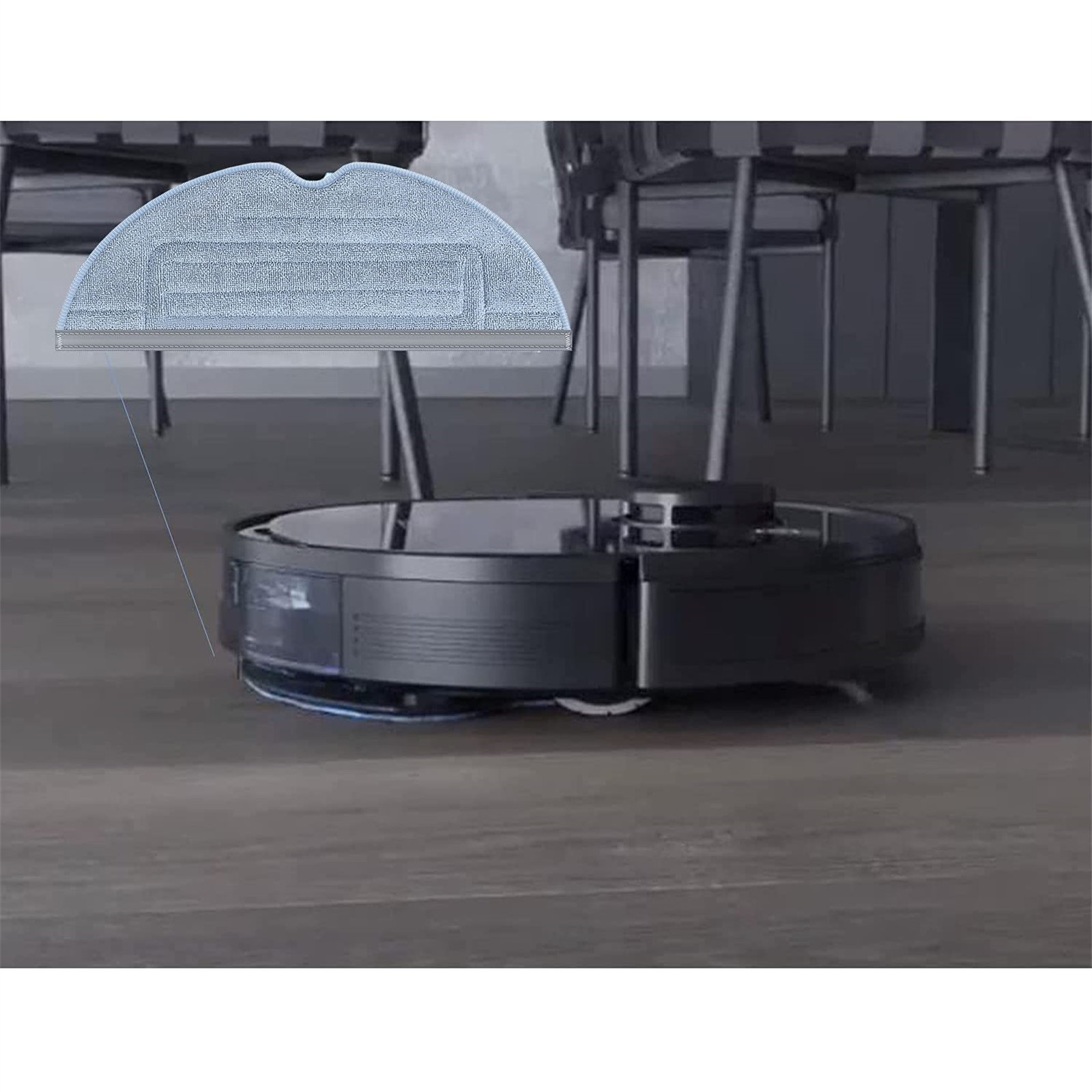 Ein schwarzer Roboter-Staubsauger mit Wischaufsatz, auf einem Holzboden.