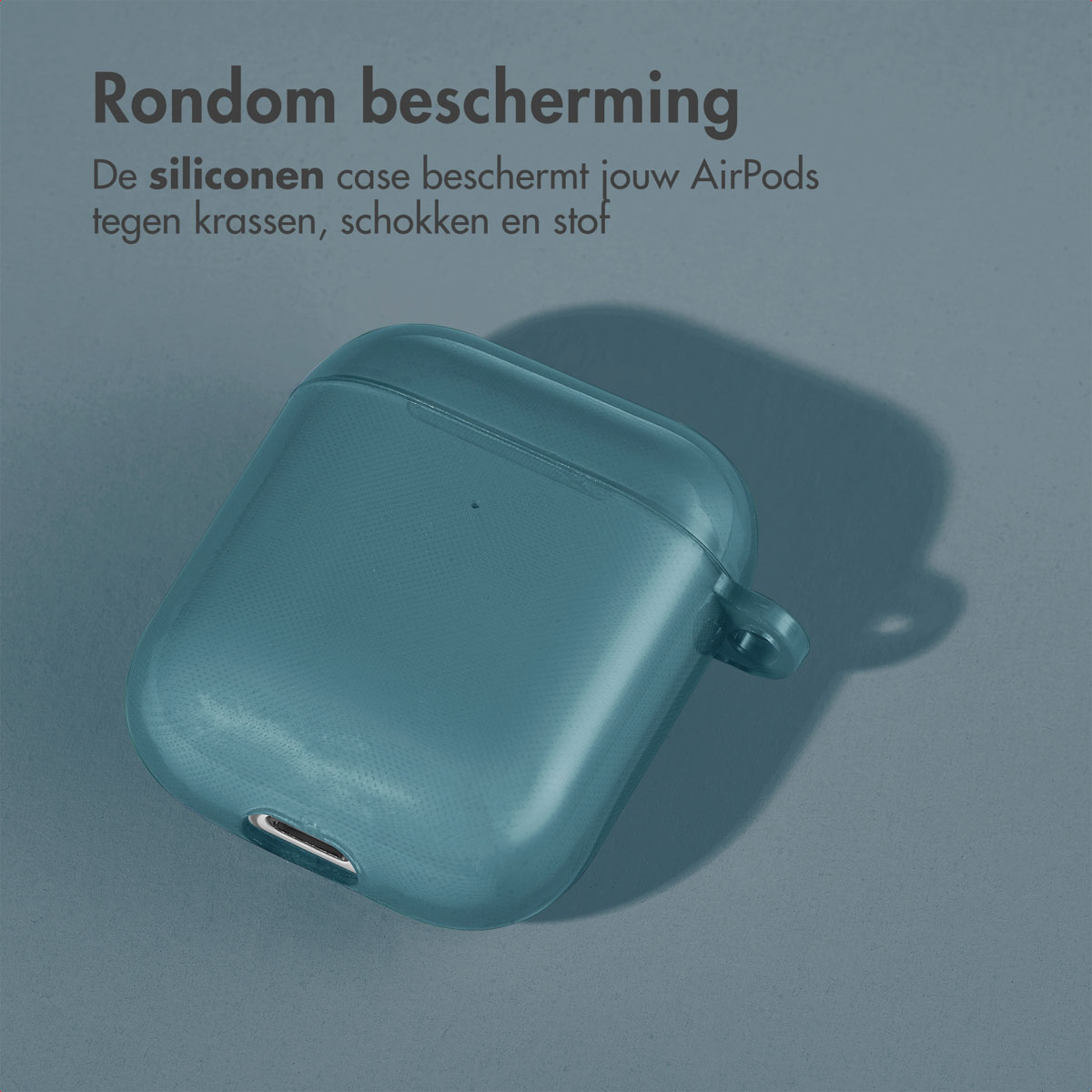 Blue AirPods case on a blue background. Text in Dutch.