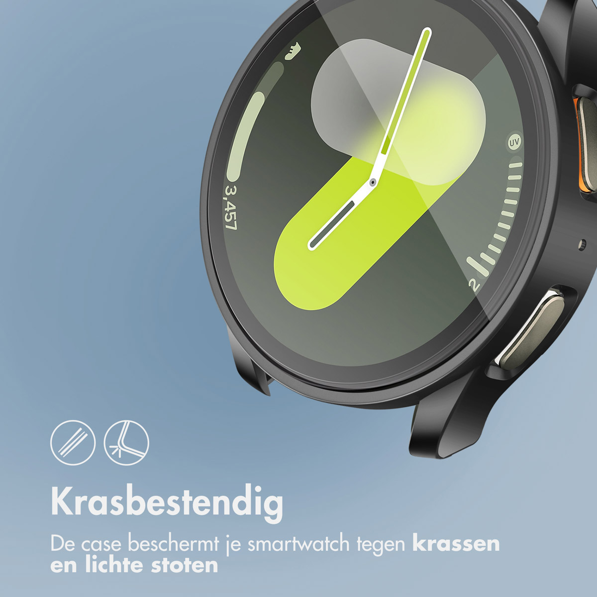 Smartwatch met een zwarte behuizing. De schermbeschermer zit op het scherm.