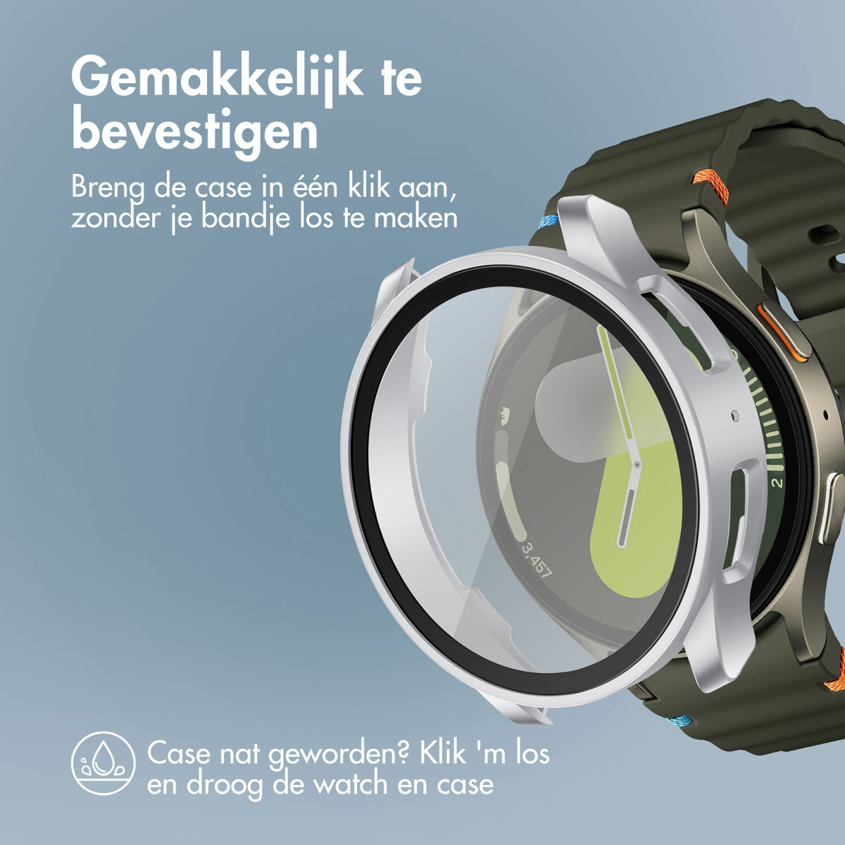 Een horloge met een hoesje wordt weergegeven, de hoes wordt op het horloge bevestigd.