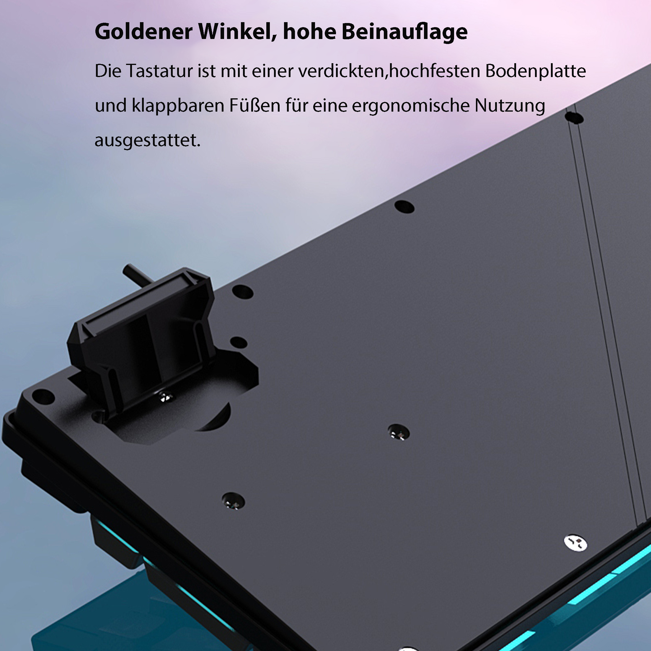 Unteransicht einer schwarzen Tastatur mit hochgezogenen Füßen und Schraubendetails.
