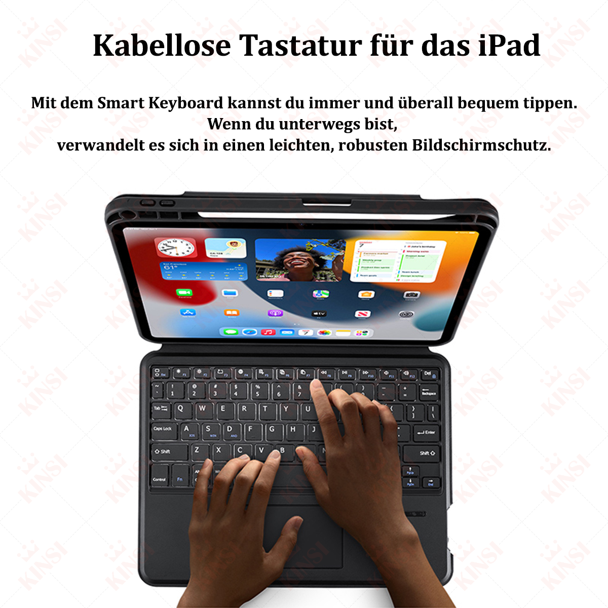 iPad z etui z klawiaturą jest otwarty. Ręce piszą na klawiaturze. Ekran jest widoczny.
