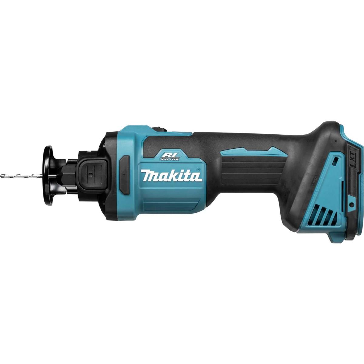 Schwarz-blaues Makita-Werkzeug mit Bohrer, auf weißem Hintergrund.