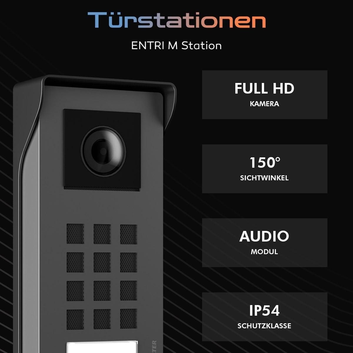 Schwarzes Tür-Intercom-System mit Knöpfen und einer Kamera. Der Text lautet "Türstationen" und "ENTRI M Station."