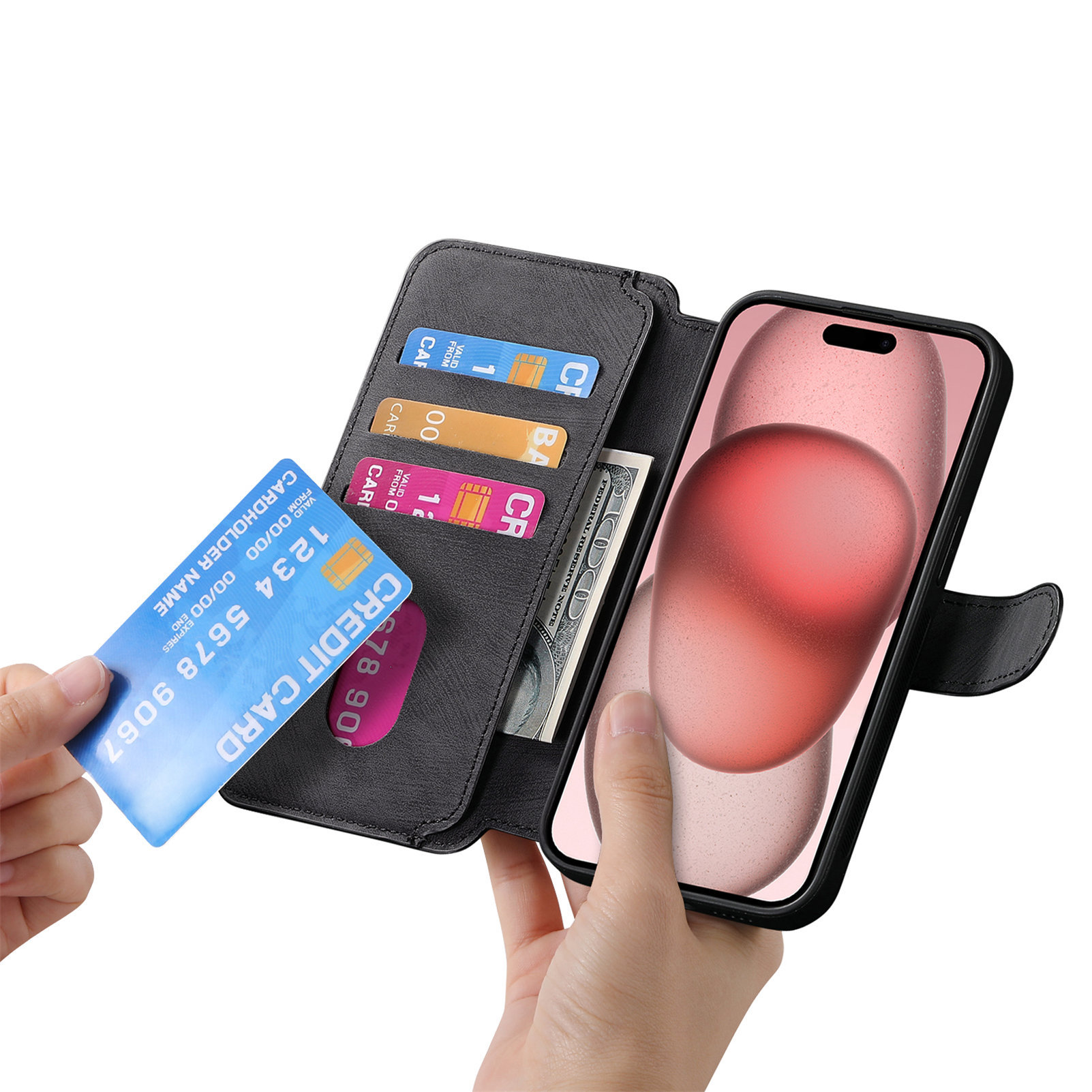 Una persona tiene in mano una custodia per telefono a portafoglio con carte e un telefono.