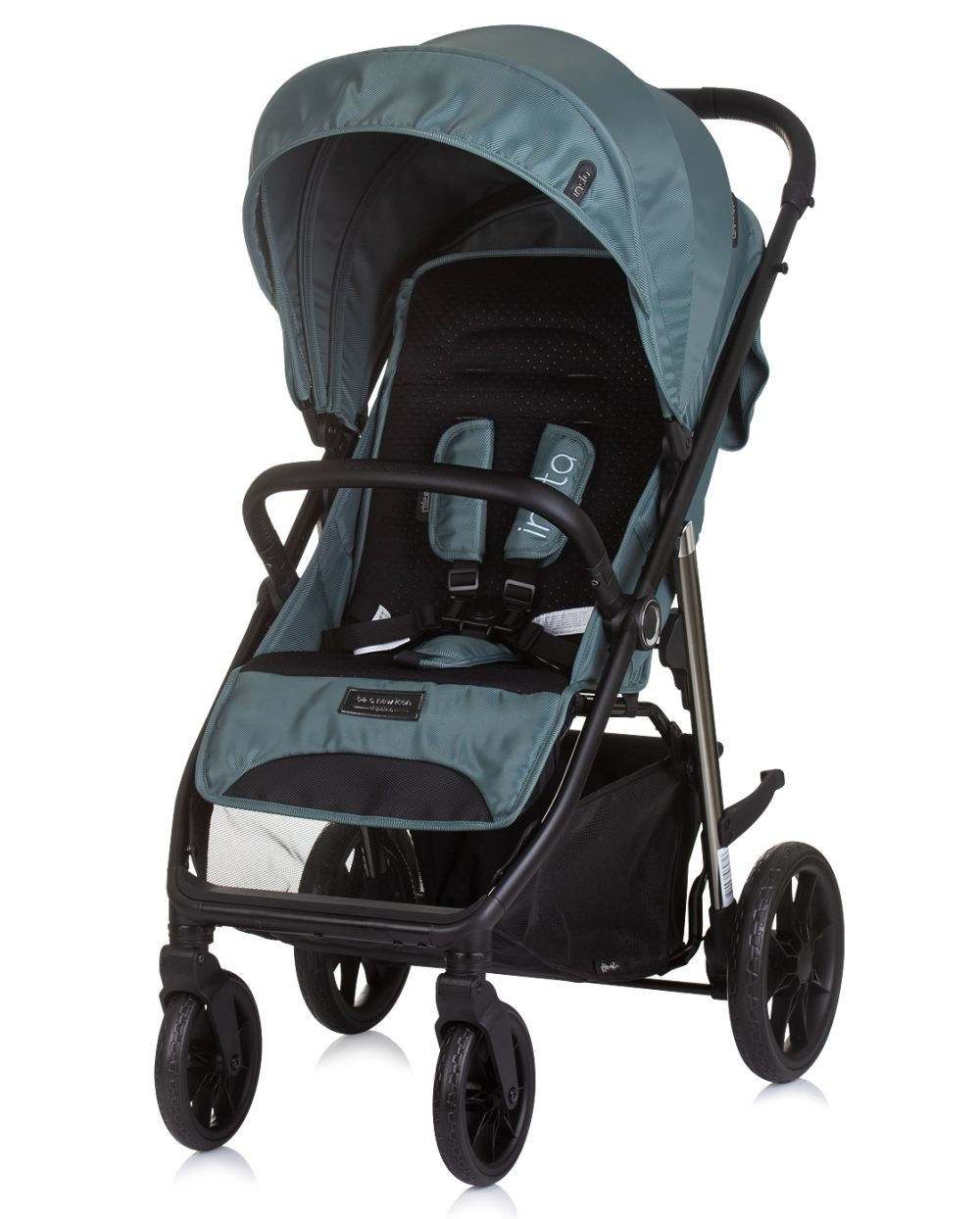 Grüner Kinderwagen, Frontansicht, schwarzer Rahmen und Räder, schwarzer Sitz und Korb, weißer Hintergrund.