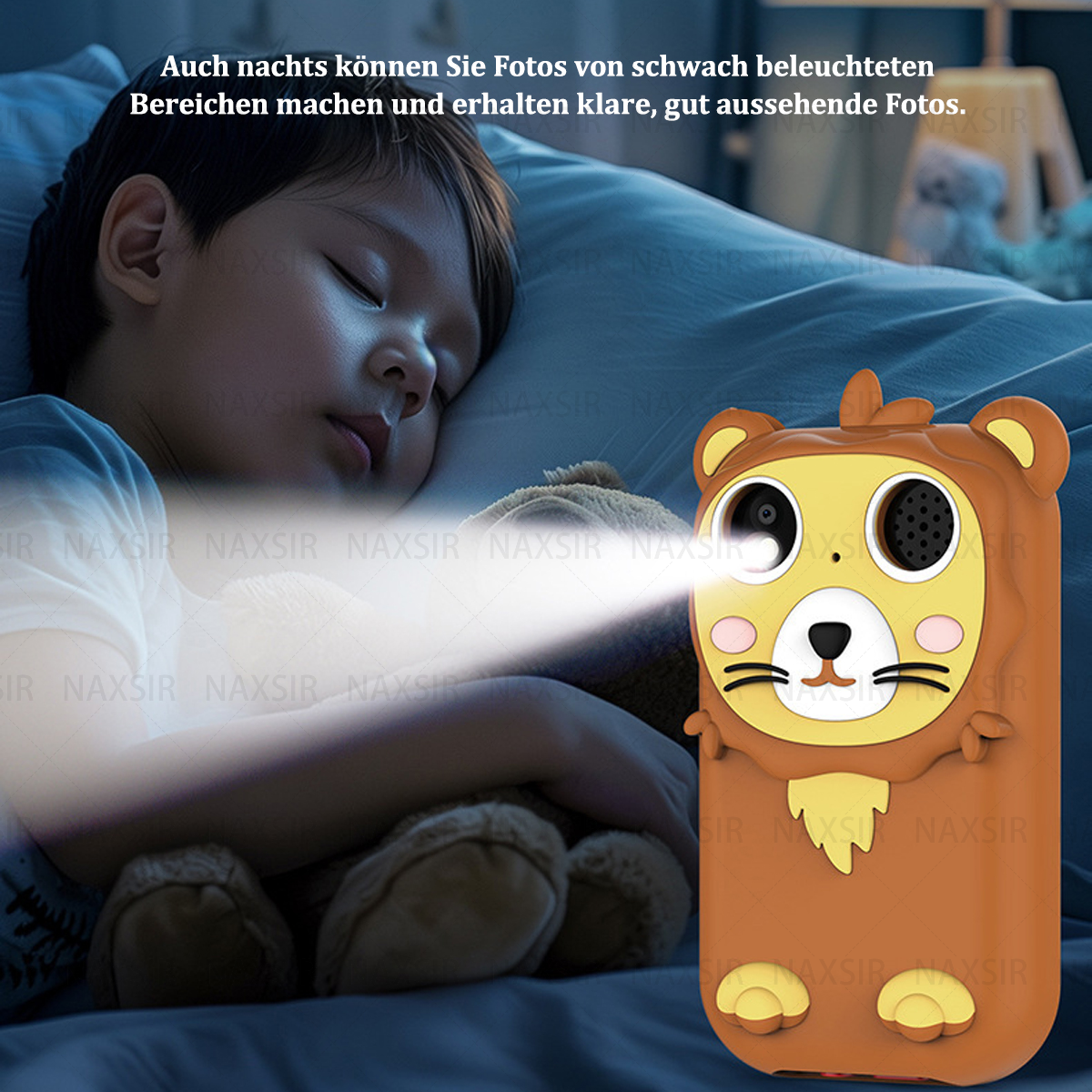Un bambino che dorme con un proiettore a forma di leone che emette una luce.