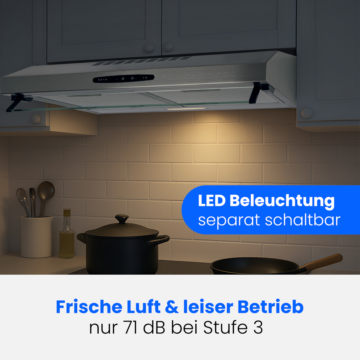 Cucina con cappa argentata, fornello e alzatina piastrellata bianca. Il testo recita illuminazione LED e Aria fresca.