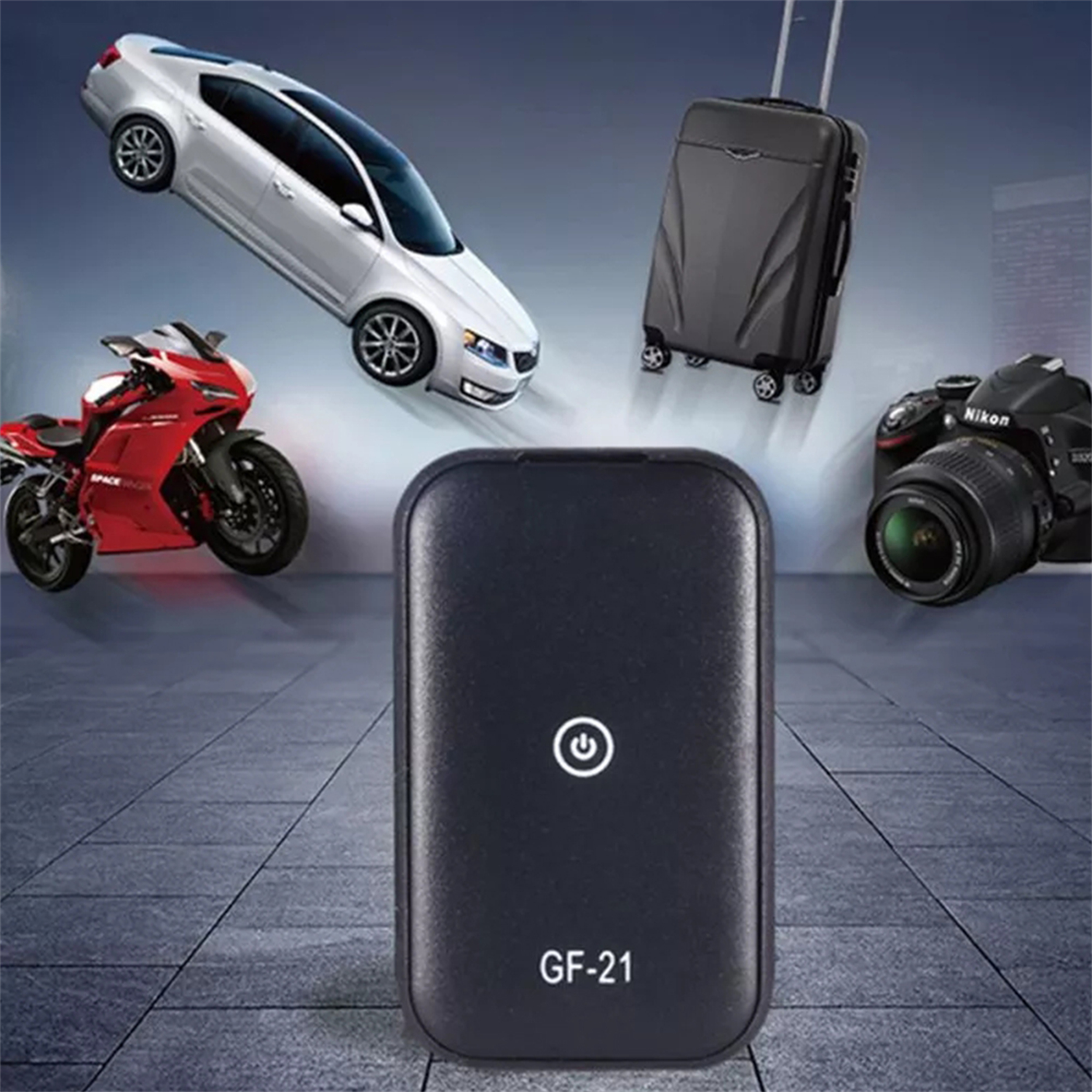Schwarzes GF-21 GPS-Tracker-Gerät mit Objekten drumherum. Enthält Auto, Motorrad, Kamera und Koffer.