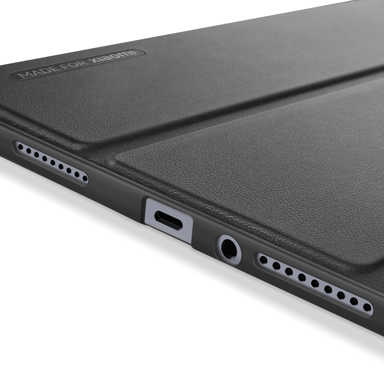 Tablet nero con custodia nera. Vista laterale. Scritta 'Made for Xiaomi'. Sfondo bianco.
