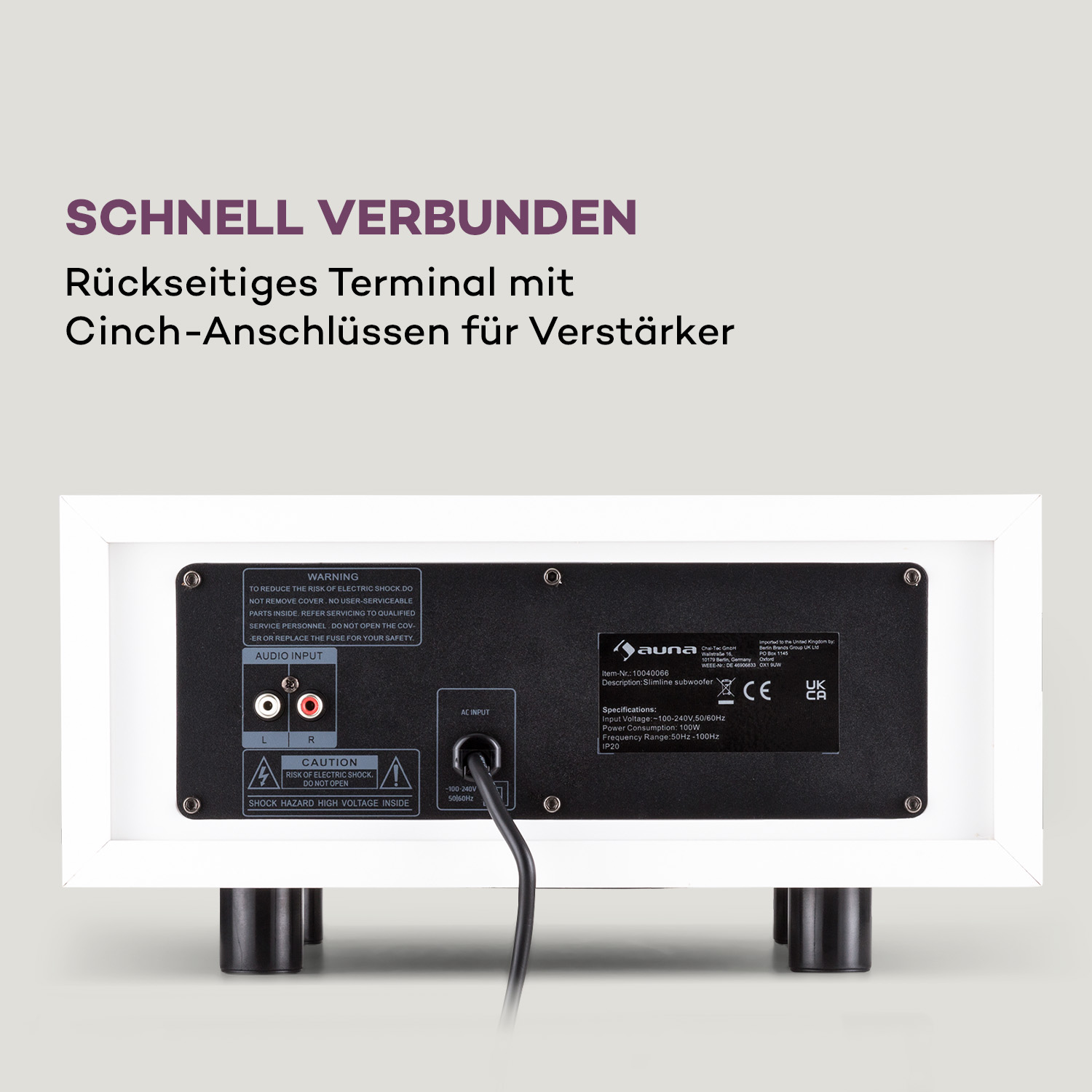Rückseite des weißen Subwoofers mit Text und Anschlüssen.