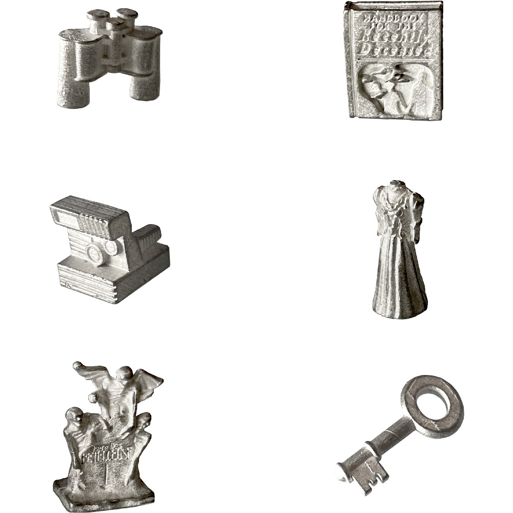 Sei pedine del gioco del Monopoli argentate: binocolo, libro, cassaforte, personaggio, angelo, chiave.