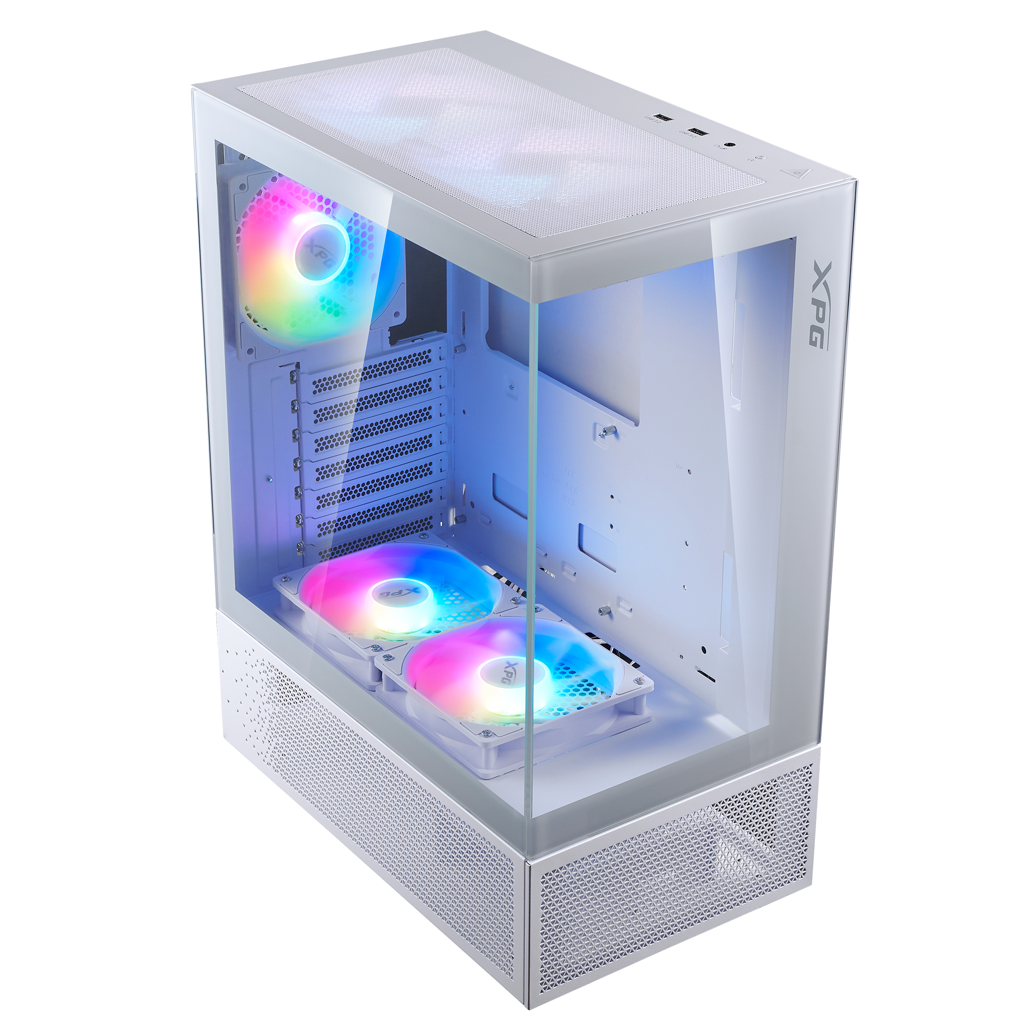 Case PC bianco con pannello in vetro e ventole colorate. Sfondo bianco.