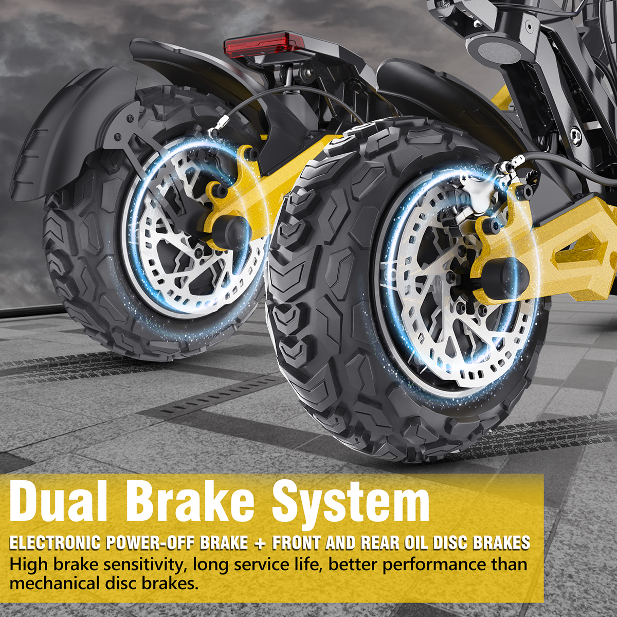 Zbliżenie tylnych kół hulajnogi elektrycznej, z podwójnym układem hamulcowym.