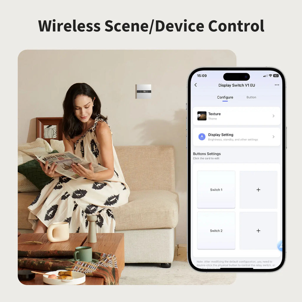 Kobieta czyta gazetę, interfejs smart home na telefonie. Widoczny przełącznik na ścianie.
