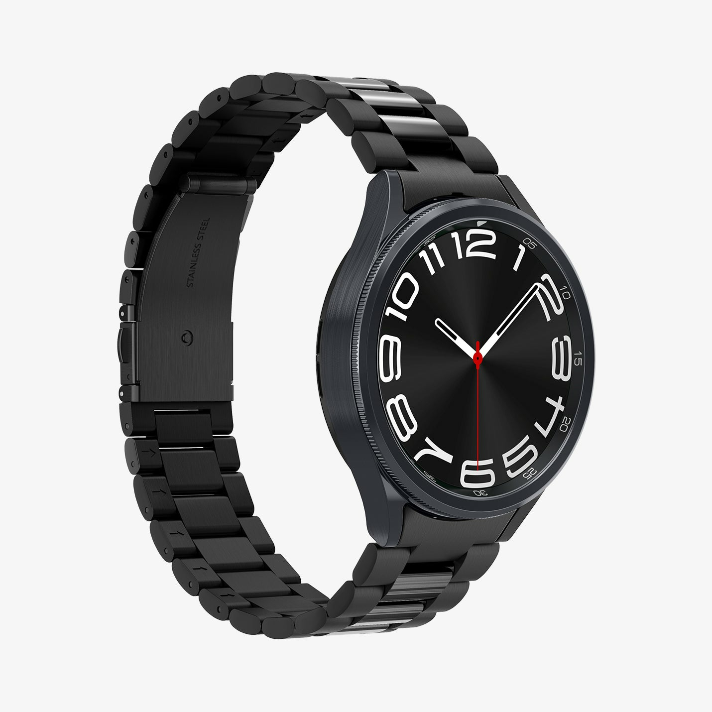 Czarny smartwatch z czarną metalową bransoletą, widok z boku pod kątem, białe cyfry.