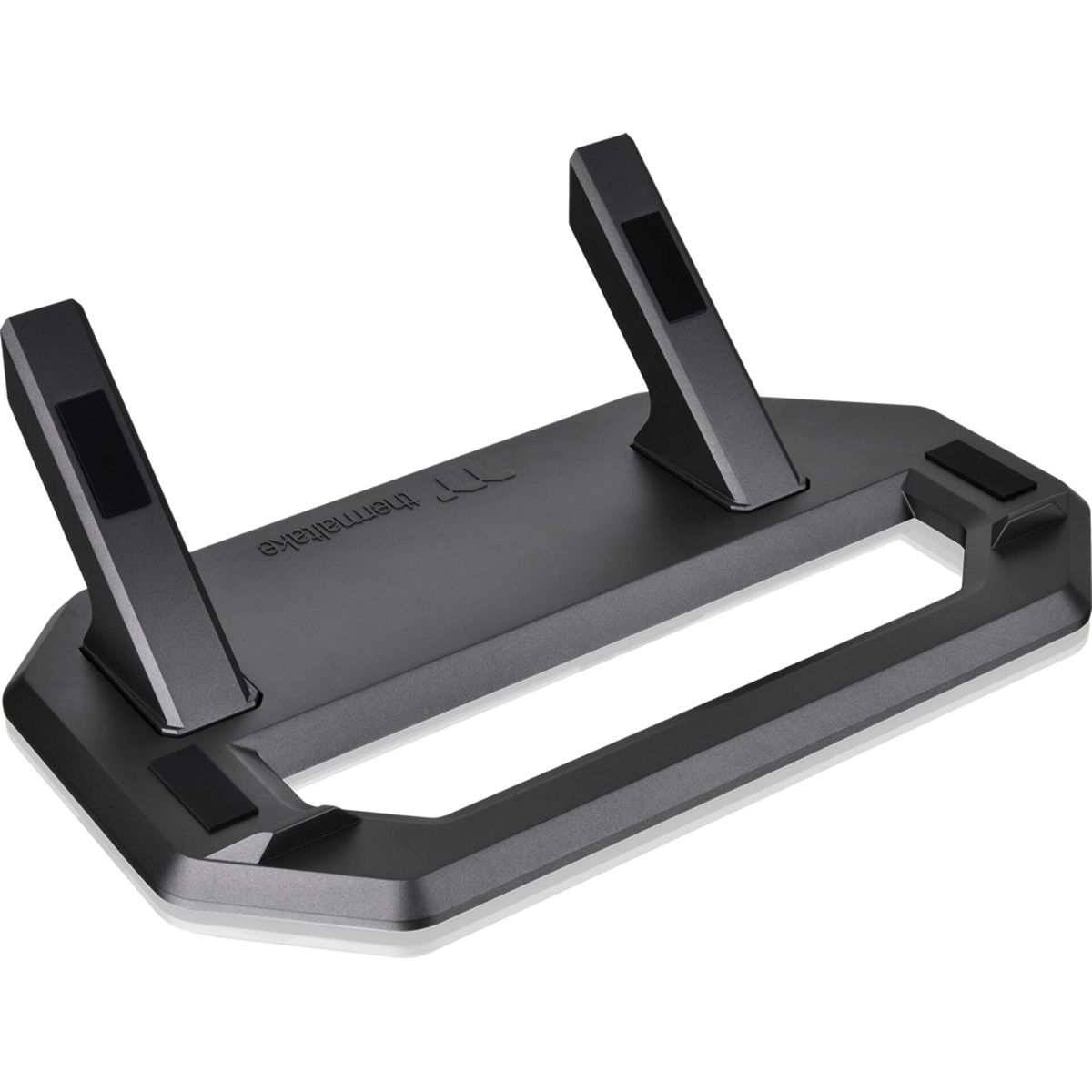 Supporto per laptop Thermaltake nero con due bracci di supporto angolati e una base rettangolare, su sfondo bianco.
