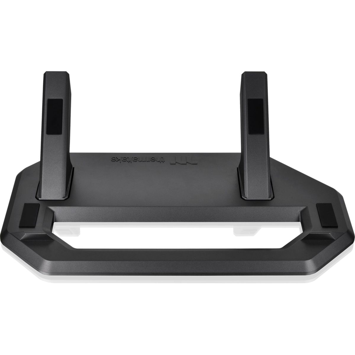 Supporto per laptop Thermaltake nero con due bracci di supporto angolati e una base rettangolare, su sfondo bianco.