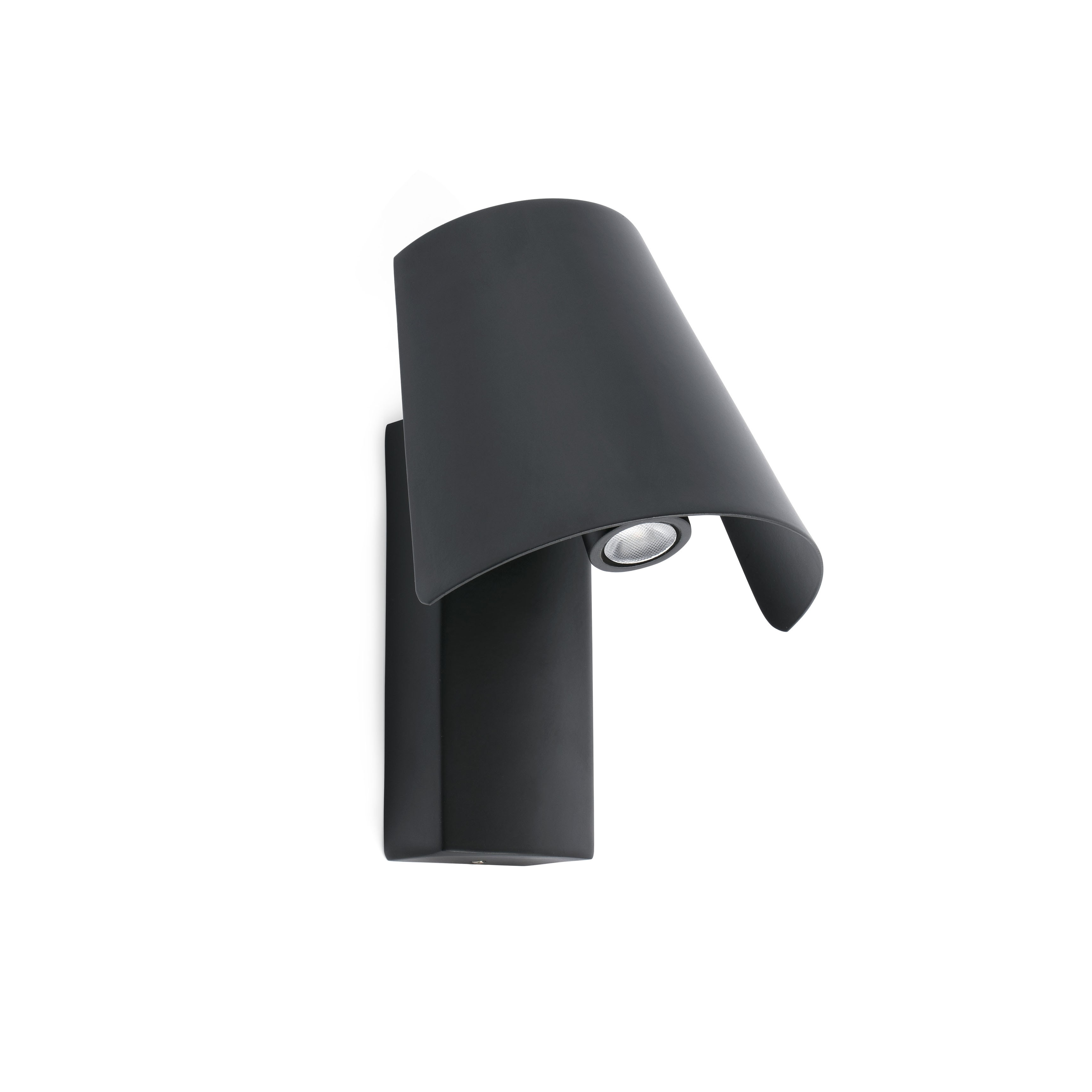 Lampada da parete nera con paralume curvo. La luce brilla verso il basso.