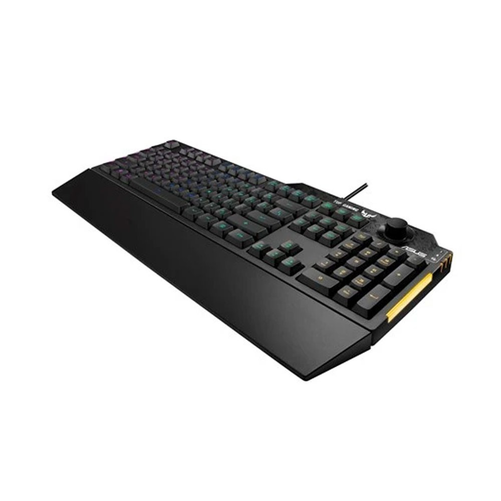 Tastiera da gioco nera con tasti colorati. Base nera e design angolato. Sfondo bianco.