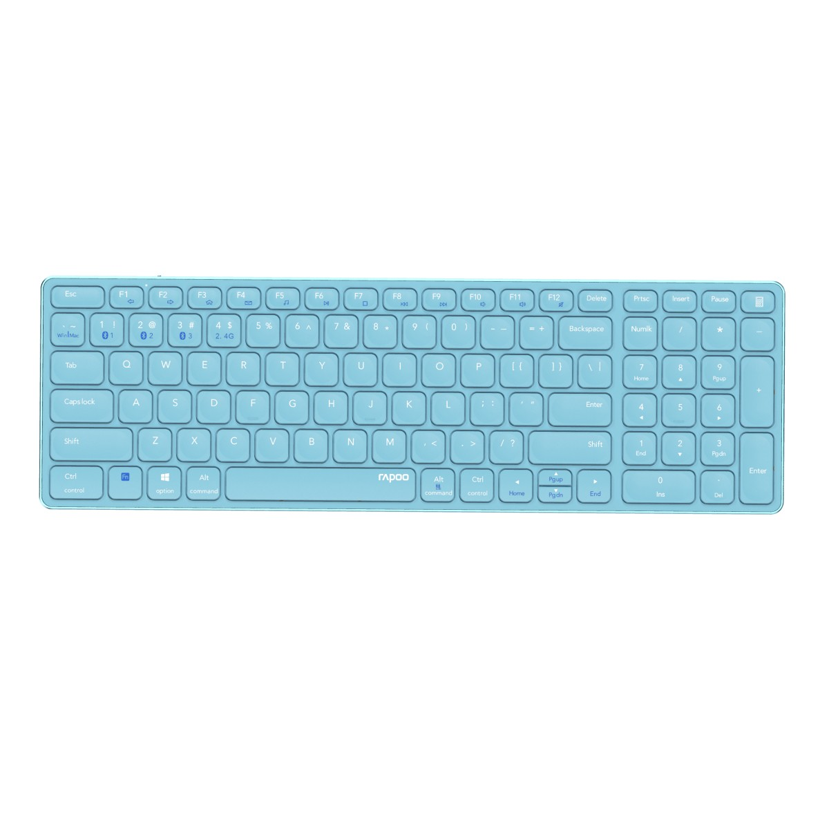 Una tastiera Rapoo azzurra con layout standard; i tasti sono bianchi con legende blu.
