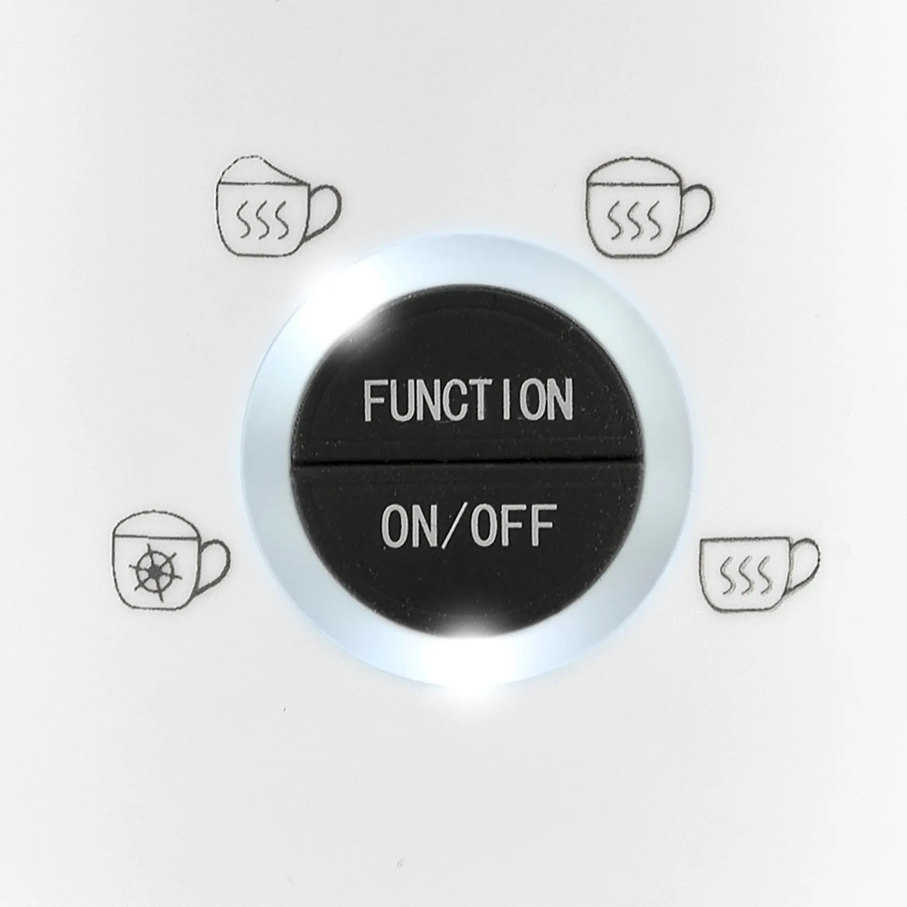 Nahaufnahme einer weißen Oberfläche mit einem schwarzen Knopf. Es hat ein Licht und Kaffeetassen-Symbole um den Knopf herum.