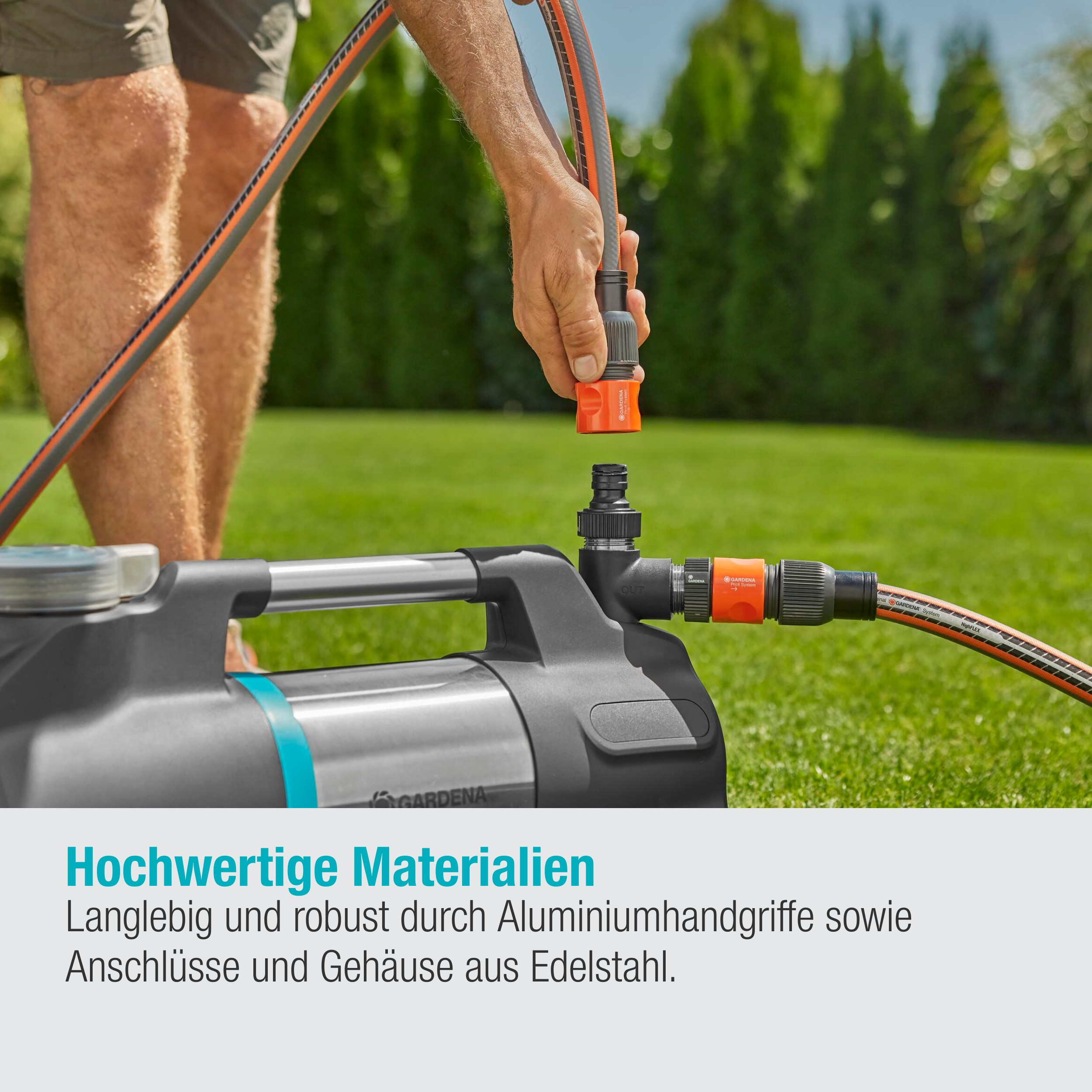 Mężczyzna podłącza wąż do pompy wodnej. Tło to ogród.