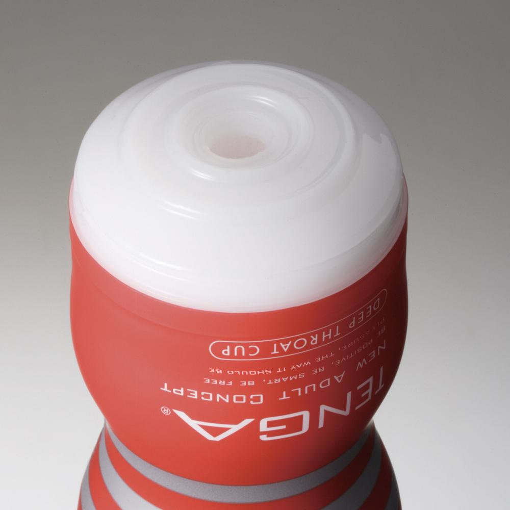 Vista superior de una Tenga Deep Throat Cup roja y blanca.